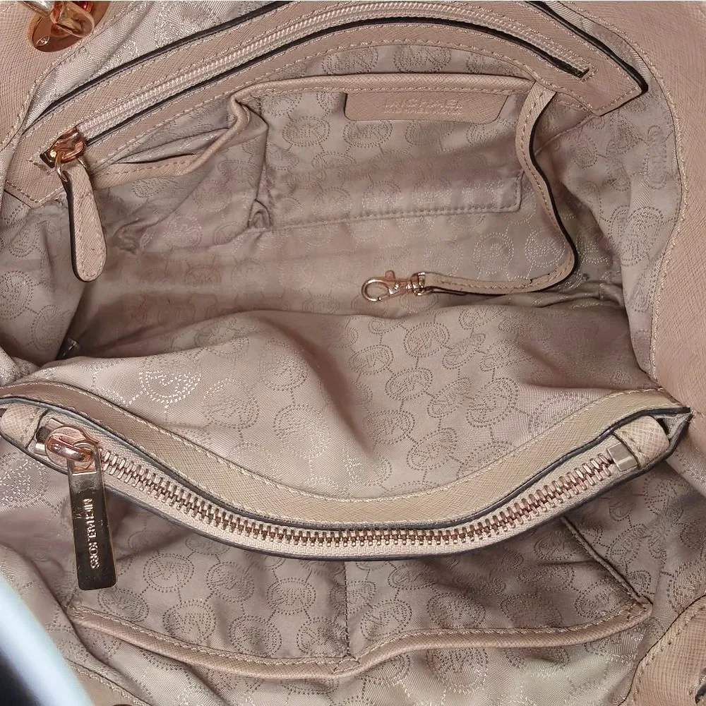 🐢 Michael Kors Cynthia Bag. Excellent Condition! - Picture 11 of 15